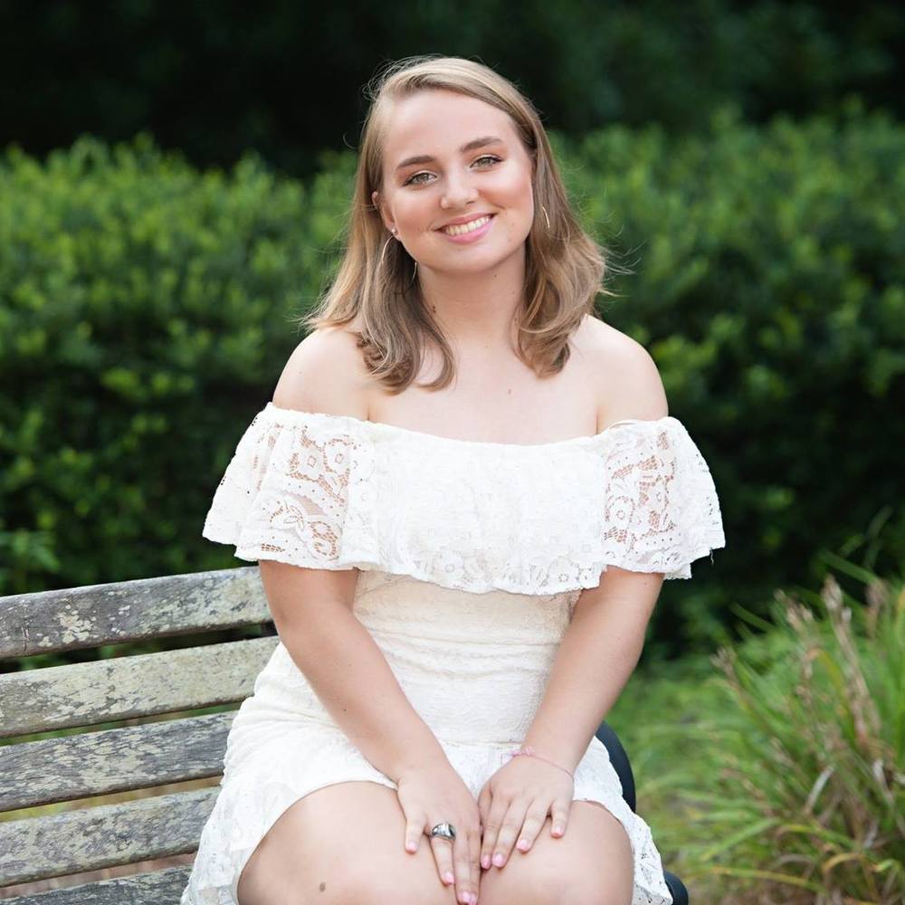 Meet your Posher, Becca